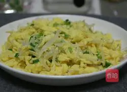 Illustration of how to make small whitebait scrambled eggs 8