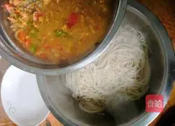 Illustration of how to make minced meat noodles 15