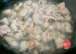 Illustration of how to make fried meat with celery 3