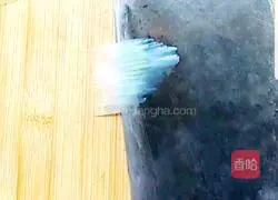 Illustration of how to make flowers bloom and prosper 5