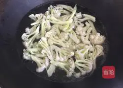 Illustration of how to make stir-fried organic cauliflower 2