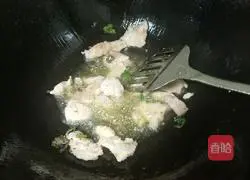 Illustration of braised crucian carp in sauce 4