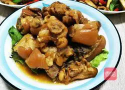 Illustration of Braised Pork Knuckles 6