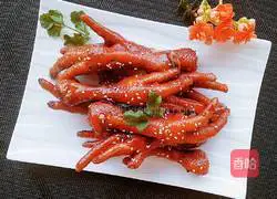 Illustration of how to make spicy chicken feet 12