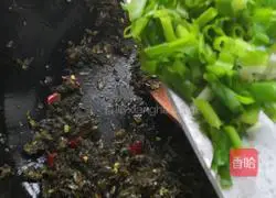 Illustration of how to make sauerkraut and pork belly 10