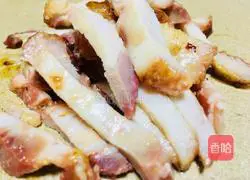 Illustration of how to make spicy stir-fried snow peas with mushroom sauce 6