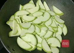 Illustration of how to make zucchini and fried meat 7