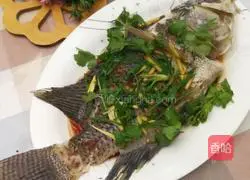 Cantonese style - Illustration of how to make steamed reservoir crucian carp 9