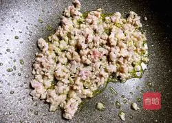 An illustration of how ants climb a tree 5