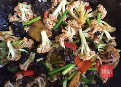 Illustration of how to make dry pot organic cauliflower 13