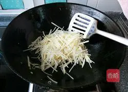 Illustration of how to make sweet and sour potato shreds 5