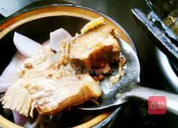 Illustration of how to make salted fish and eggplant stew 10