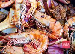 Illustration of how to make Spicy Spare Ribs and Prawns Hot Pot 8