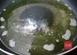 Illustration of how to cook shrimps in typhoon shelter 3