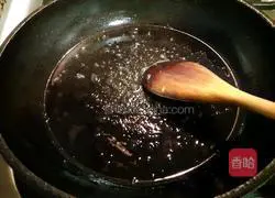 Illustration of how to make braised pork with wine fermented rice 4