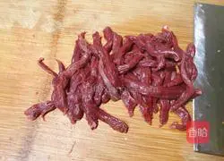 Illustration of how to make double pepper beef 4