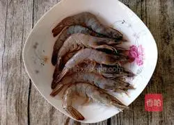 Illustration of braised prawns in oil 3