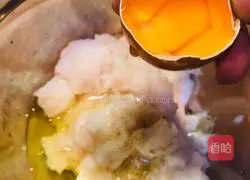 Illustration of how to make mushroom and fish ball box 7