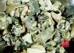 Illustration of how to make chicken with sour bamboo shoots in clear soup 5