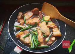 Illustration of how to make fat but not greasy braised pork 4