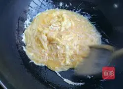 Illustration of how to make small whitebait scrambled eggs 6