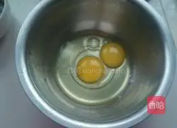 Illustration of how to make egg rolls 1