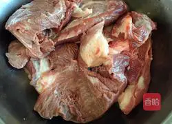 Illustration of how to make rolls 1