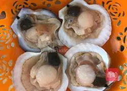 Illustration of how to make steamed scallops with garlic vermicelli 2