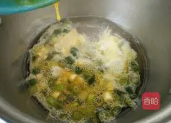 Illustration of how to make green onion and hibiscus eggs for weight loss breakfast 8