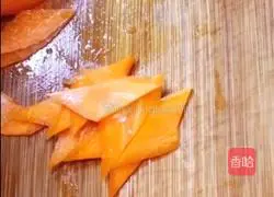 Sichuan - Illustration of how to make stir-fried mushrooms 2