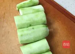 Illustration of how to cook loofah with fried meat 9