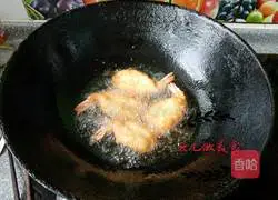 Illustration of two home-cooked shrimps 12