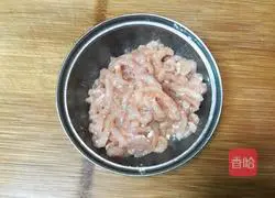 Illustration of how to make ginger pork shreds 5