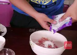 Illustration of how to make fish-flavored shredded pork 3