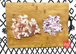 With this, braised pork rice will be smooth, tender, delicious and not greasy.Illustration of how to make it 1