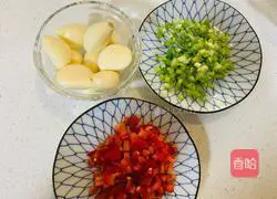 Illustration of how to make steamed seafood with garlic 4