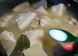 Homestyle Illustration of how to make braised pork 6