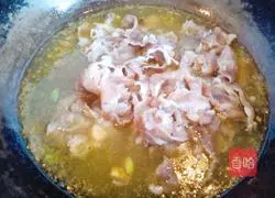 Illustration of how to make fat beef in sour soup 5