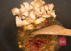 Illustration of spicy stir-fried twice-cooked pork 10