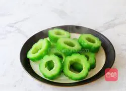 Illustration of how to make bitter melon stuffed with meat 6