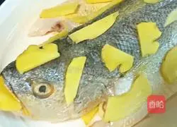 Steamed yellow croaker Practice illustration 9