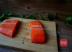 Illustration of how to make fried salmon 1