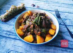 Illustration of Beef Stew with Potatoes and Beans 15