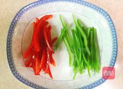 Sichuan - Illustration of Stir-fried Bacon with Walnut Flowers 7