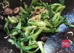 Illustration of how to make mushrooms, shrimps, rice and greens 7