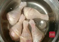 Illustration of how to stew chicken legs 1