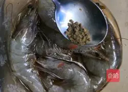 Illustration of how to make peerless mysid shrimp 3