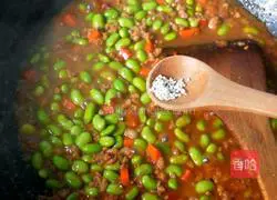 Illustration of how to make fried minced meat with edamame rice 17