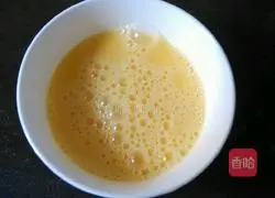 Illustration of how to make fried beans and eggs 4