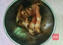 Illustration of how to make fried pork slices with oyster mushrooms 3